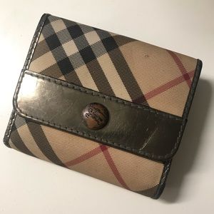 Women’s Burberry wallet